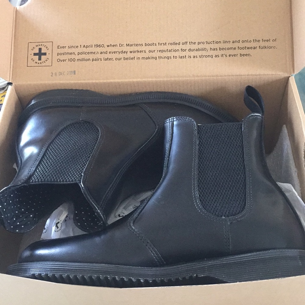 Dr. Martens Flora- Polished Smooth